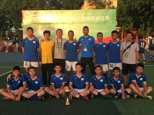 光山县慧泉中学足球队征战第四届“市长杯”侧记