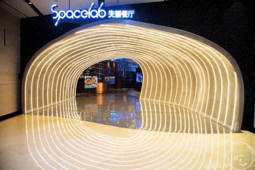 浦东新地标480米,上海浦东逛吃一条街