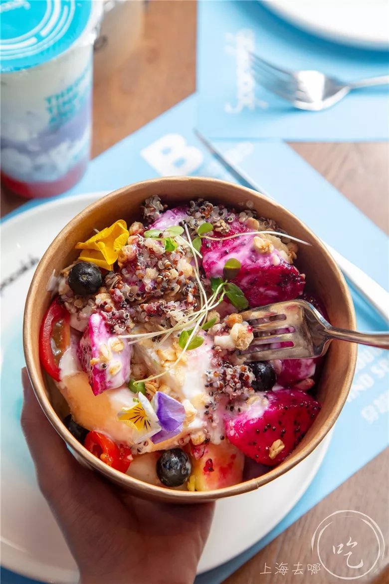 浦东新地标480米,上海浦东逛吃一条街