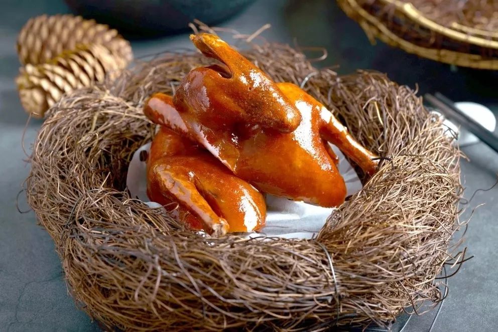 浦东新地标480米,上海浦东逛吃一条街