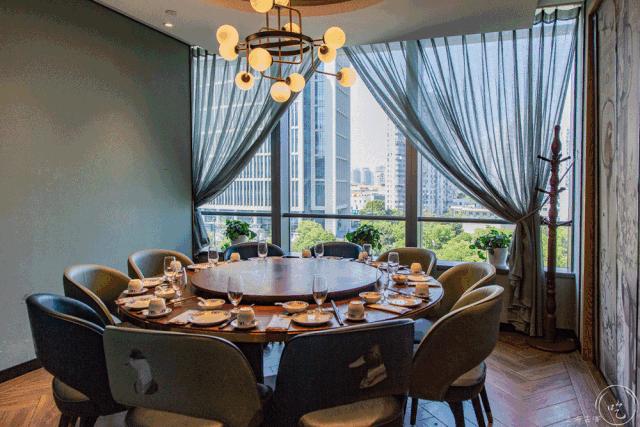 浦东新地标480米,上海浦东逛吃一条街