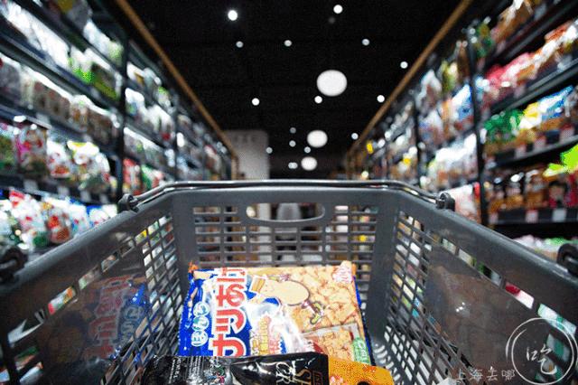 浦东新地标480米,上海浦东逛吃一条街