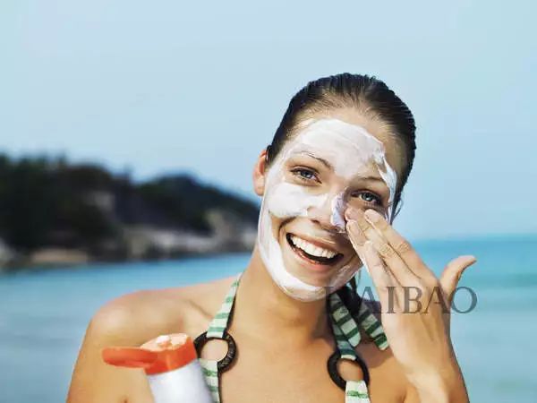 夏天头疼的不是防晒而是化了妆怎么补防晒