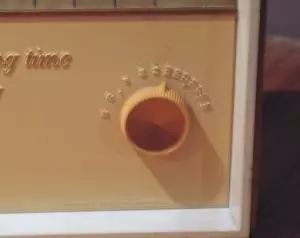 「无线电史话」足球迷专属“记分卡”收音机，1965年这款5电子管产品制造商成谜