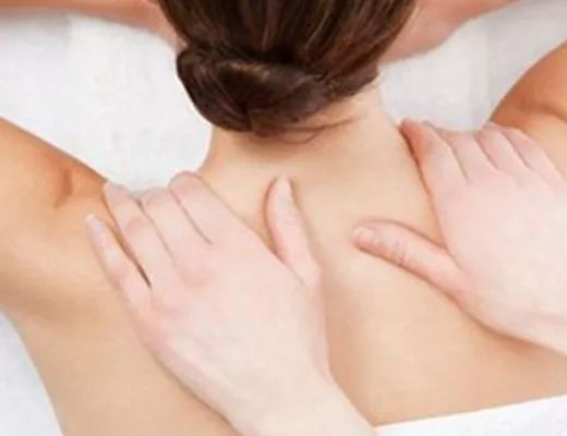 恋爱告急却有仙气护体，“背影杀”女神华丽转身重返人间