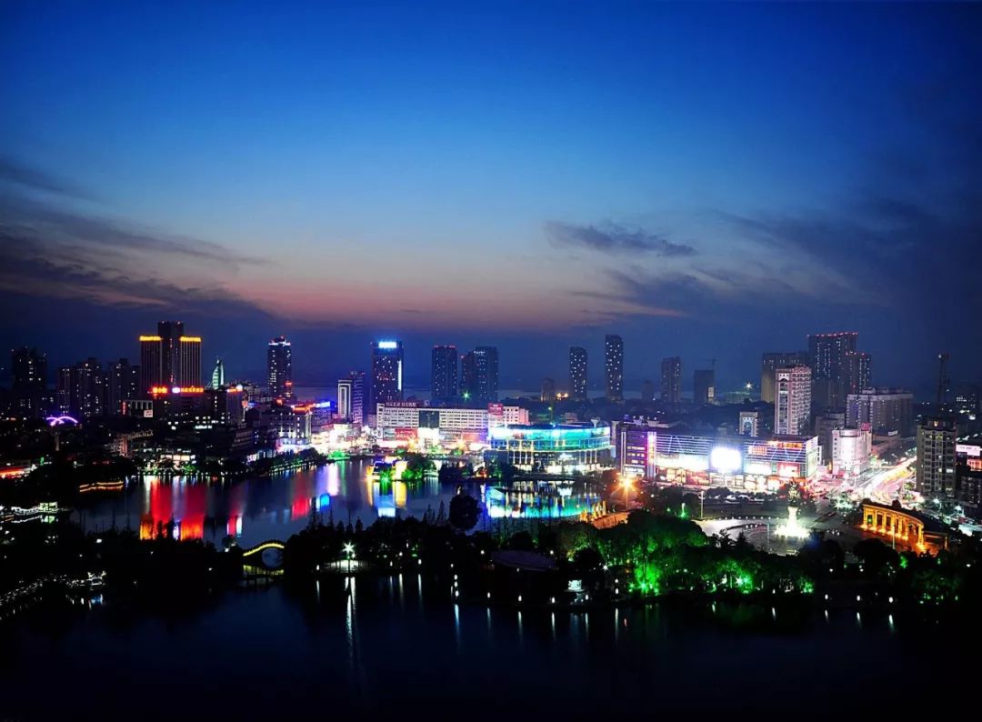 你见过会跳街舞的机器人吗？科博会上这些高科技产品让人大开眼界！