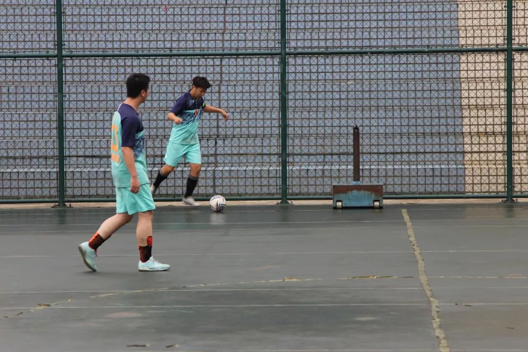 足球队勇夺冠军,喜报我校足球队喜获甲组乙级亚军