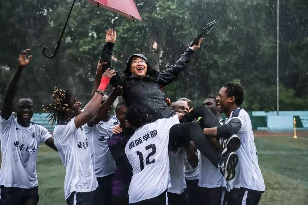 我们又双叒叕获奖了,我们又双叒叕夺冠了