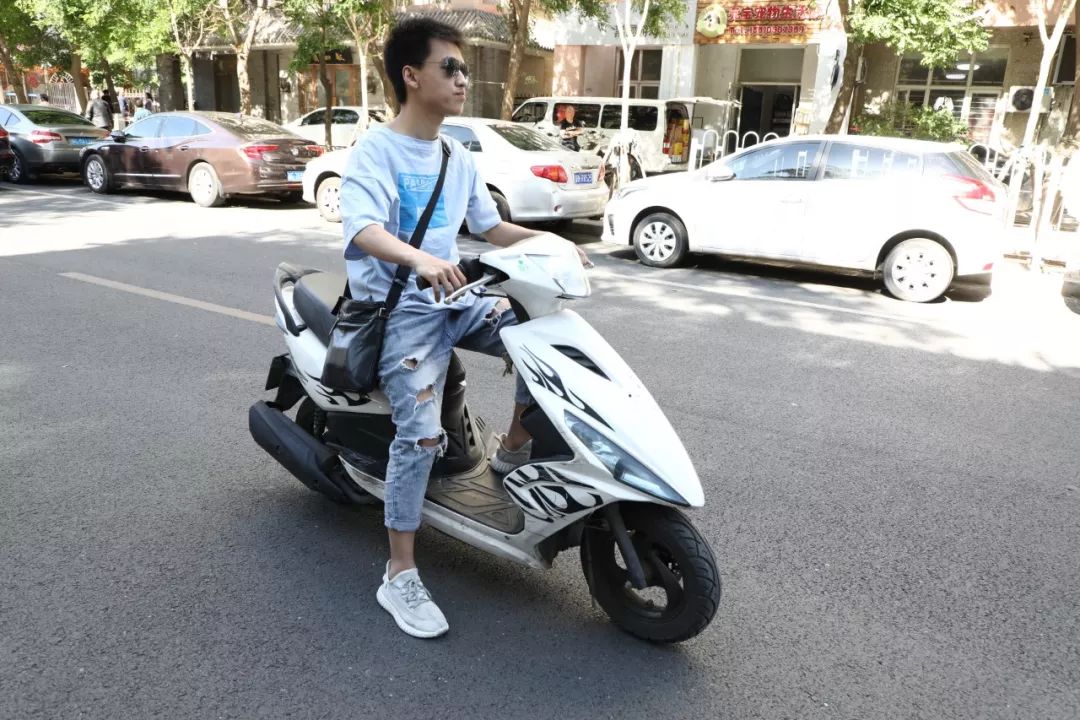 那些无所不能的跑腿小哥,跑腿小哥简直无所不能