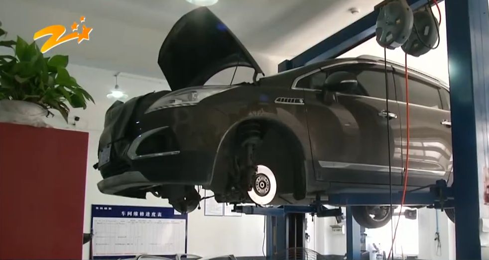 新车突然熄火4s店说不管怎么办,车子突然熄火断开电源又好了