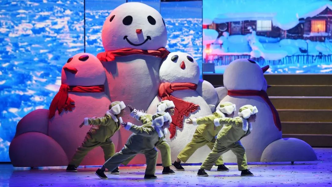 高清大图：“蓝天娃”精彩演绎《同在蓝天下》，向全国小朋友献礼