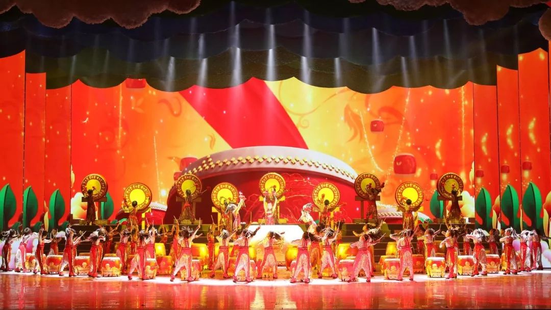 高清大图：“蓝天娃”精彩演绎《同在蓝天下》，向全国小朋友献礼