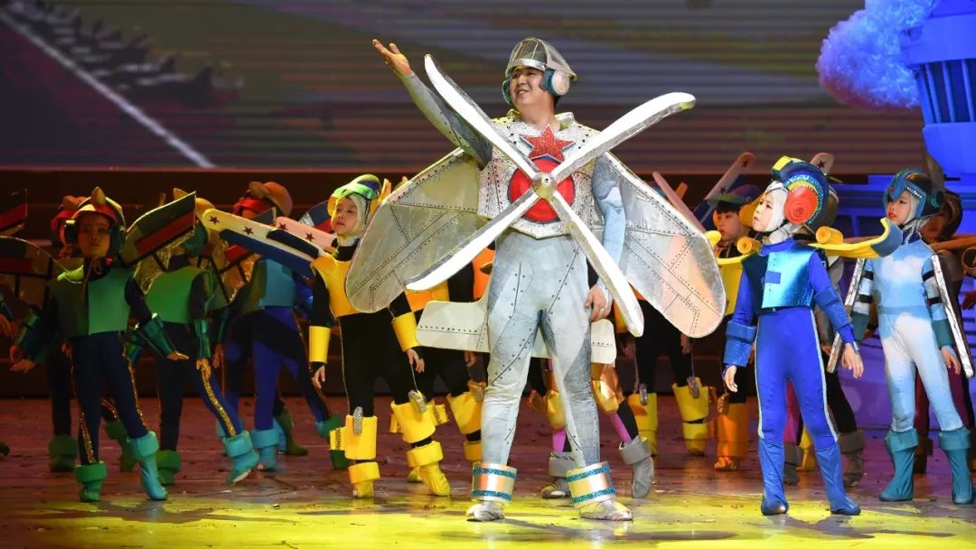 高清大图：“蓝天娃”精彩演绎《同在蓝天下》，向全国小朋友献礼