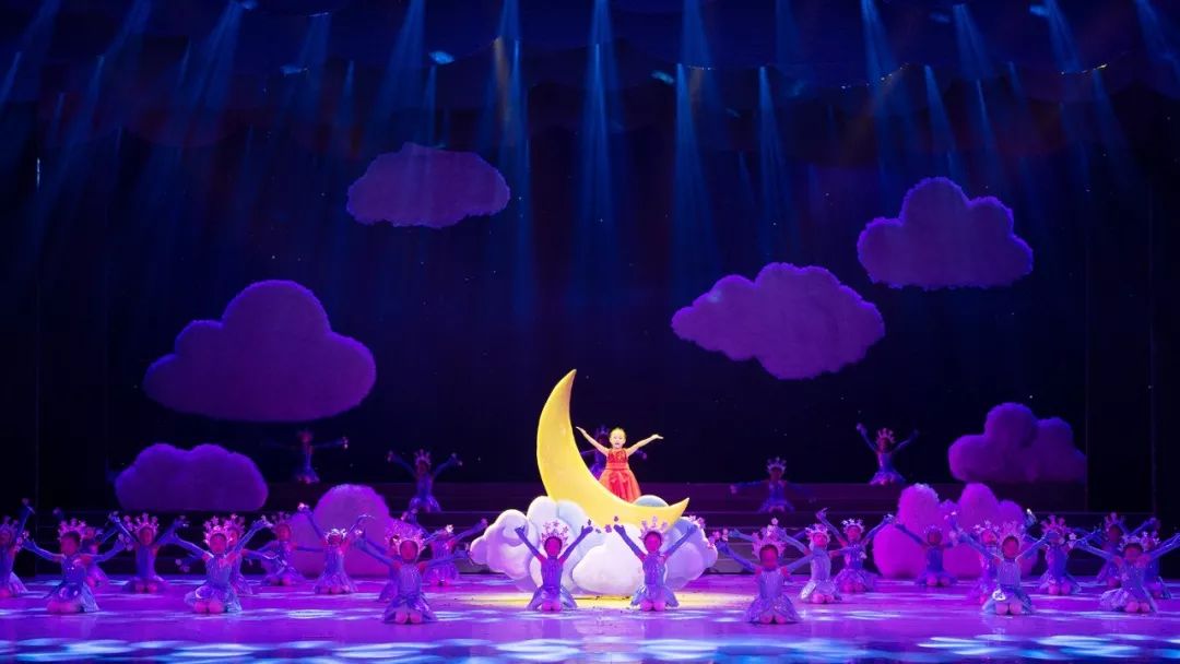 高清大图：“蓝天娃”精彩演绎《同在蓝天下》，向全国小朋友献礼