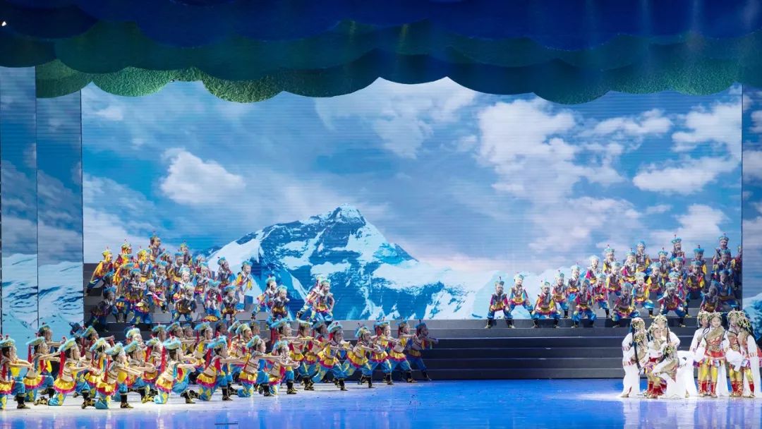 高清大图：“蓝天娃”精彩演绎《同在蓝天下》，向全国小朋友献礼