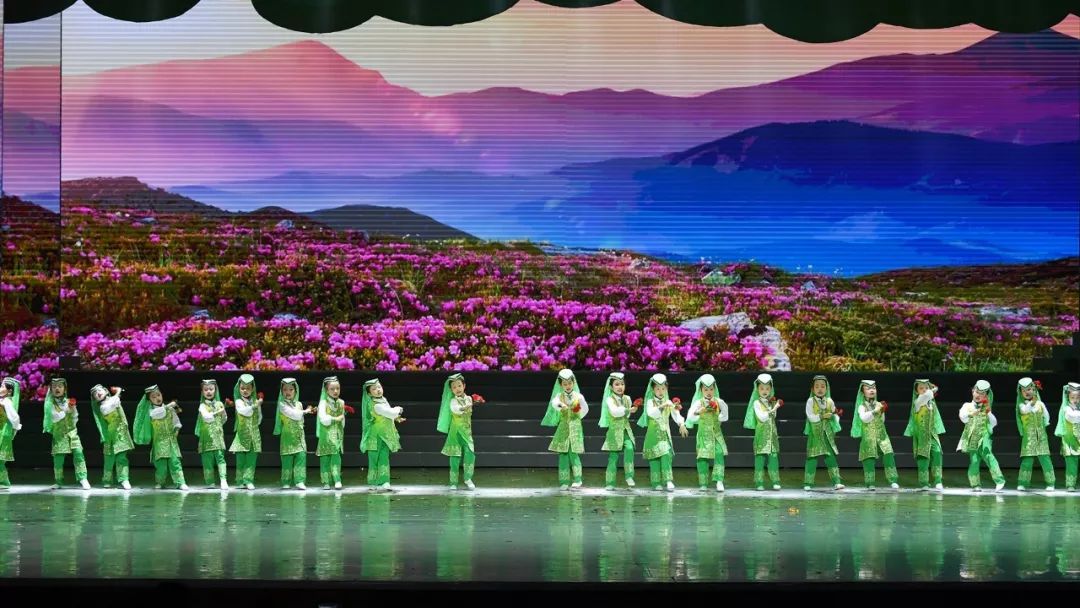 高清大图：“蓝天娃”精彩演绎《同在蓝天下》，向全国小朋友献礼