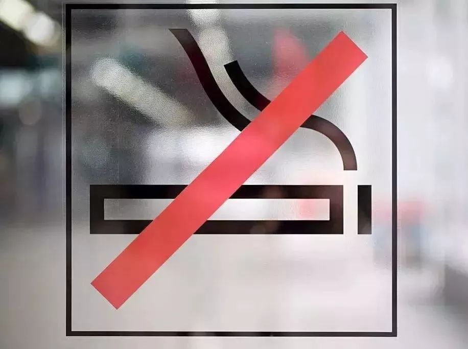 孕妇主动吸烟或者长时间被动吸烟,主动吸烟也会被动吸烟