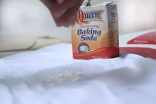 小白衣服脏了怎么洗,学会这招衣服多脏都能洗干净