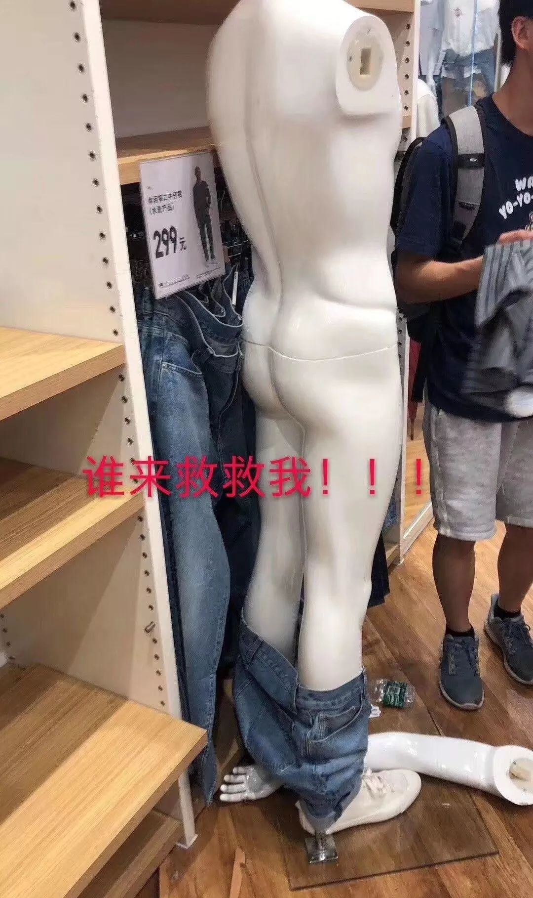 kaws璺熶紭琛ｅ簱,浼樿。搴撴姠kaws