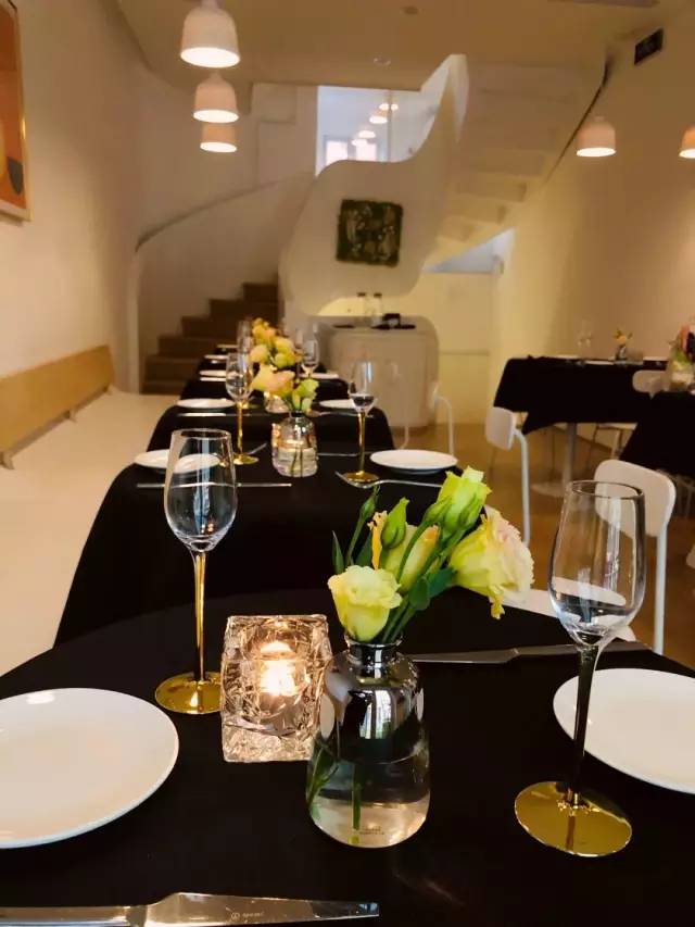 去处|雨你有瓜！你知道吗，魔都的楼梯都能美成这个亚子