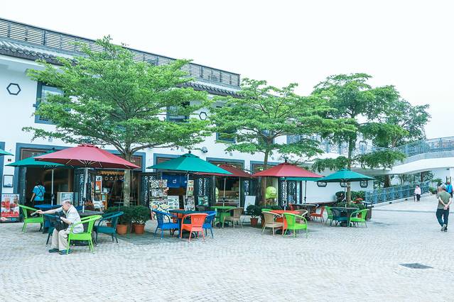 沙雕姐妹花暴走香港大澳，一个你没了解过的彩色离岛