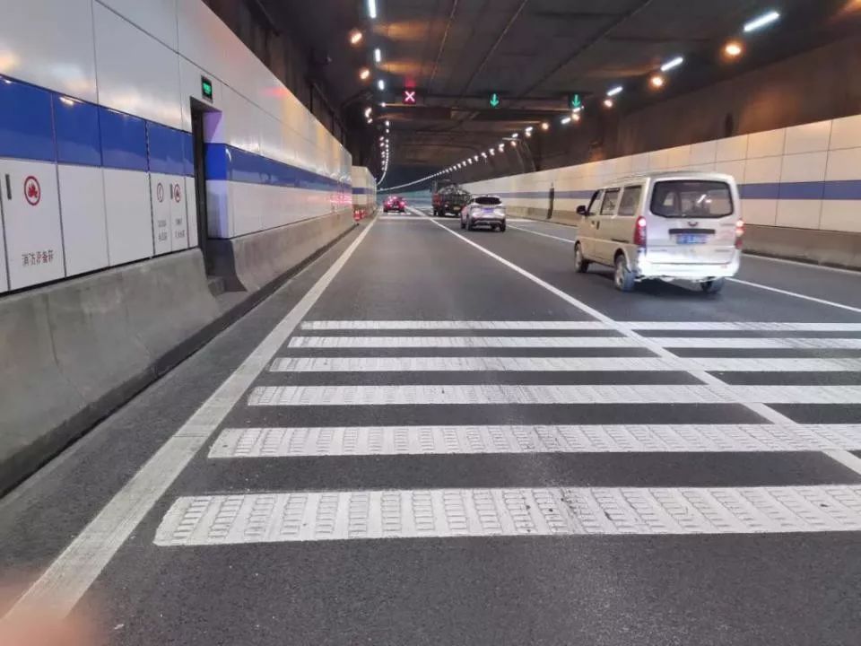 上海公安圆满完成安保工作,上海公安交通联合执法