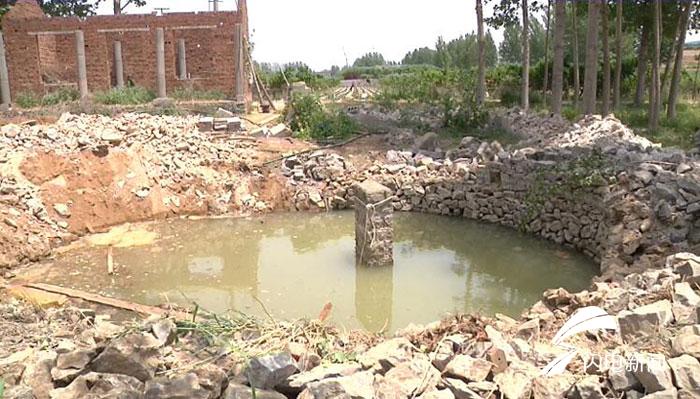 蒙阴大口井塌陷,山东蒙阴大口井塌陷事故现场