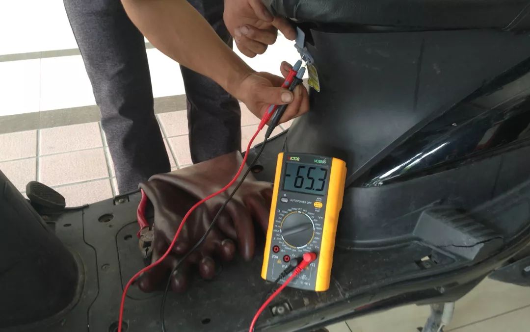 电动车爆燃的危害,电动车爆燃的威力超出想象