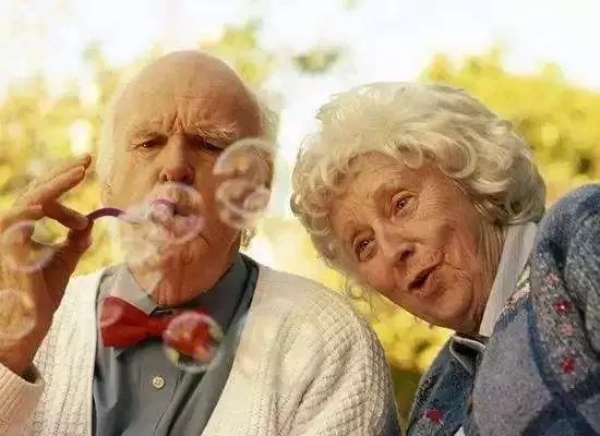 为什么有人活了六七十岁还不明白,为什么有的人六七十了还那么年轻