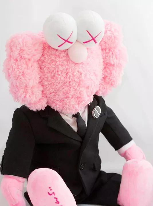 优衣库kaws为什么受欢迎,优衣库x和kaws哪个好用