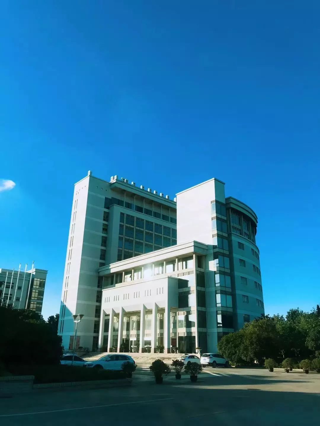 欢迎乘坐时光机！这里是上海大学宝山校区