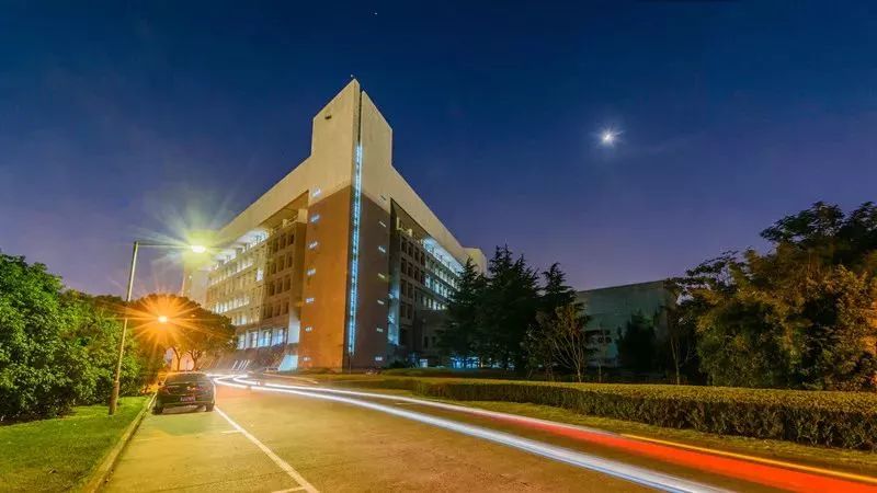 欢迎乘坐时光机！这里是上海大学宝山校区