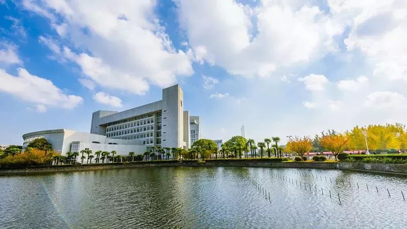 欢迎乘坐时光机！这里是上海大学宝山校区