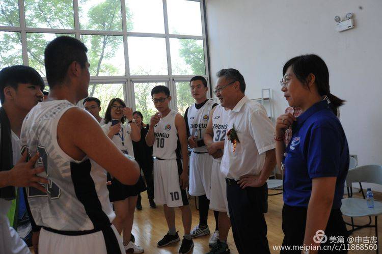 金枪鱼蓝鳍比赛,金枪鱼篮球俱乐部比赛