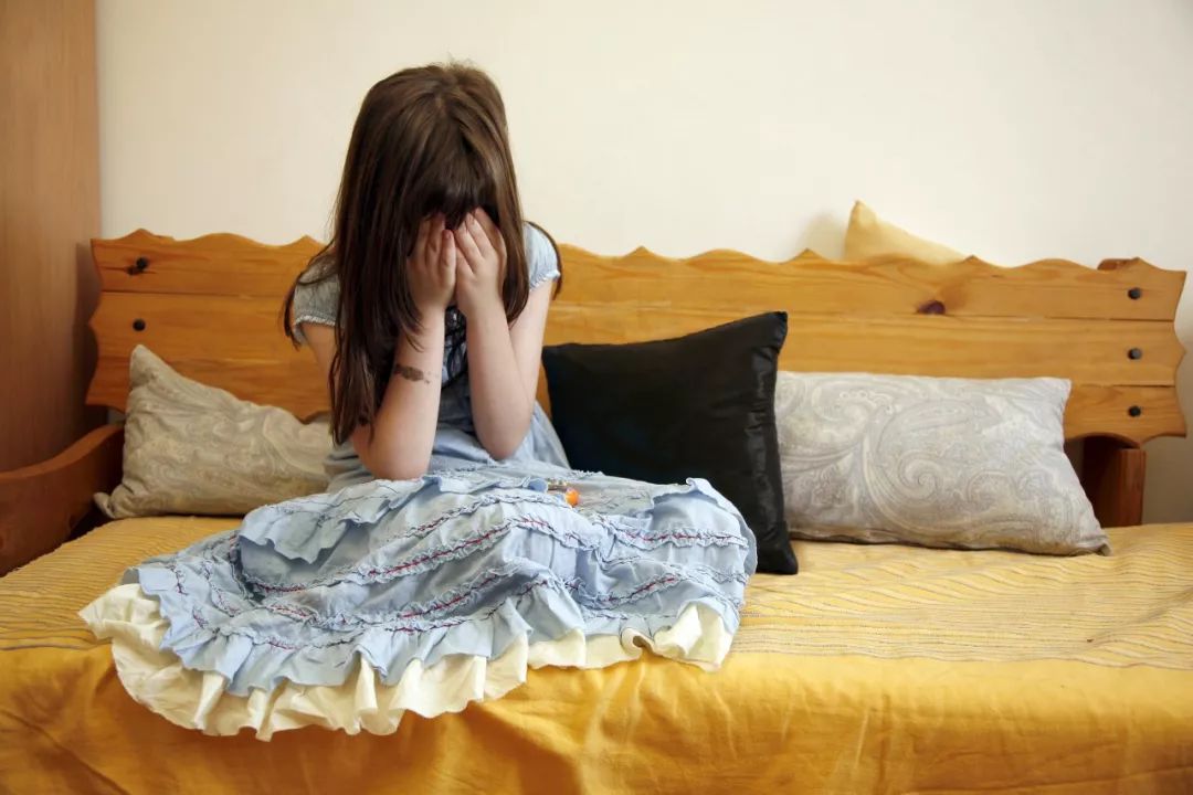 4岁小女孩老喊屁屁痒，妈妈查看后惊呆：许多小虫子！还在动