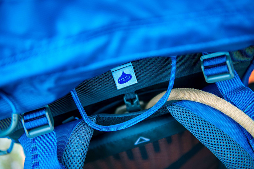 小鹰登山包老款新款区别,小鹰登山包65升效果