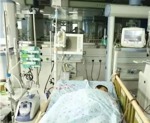 4岁男童10天换血7次，只因吃了半根生黄瓜，夏季这些食物你还在给孩子吃吗？