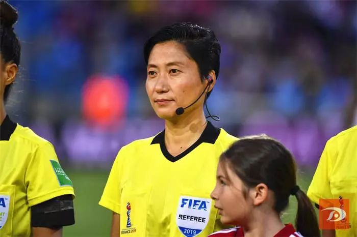 中国女足秦亮简历,足球裁判秦亮敦煌