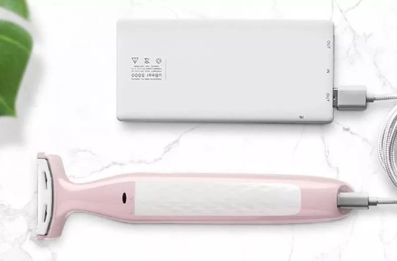 夏天出门穿衣服忘记穿裤子了,夏天到了穿毛裤