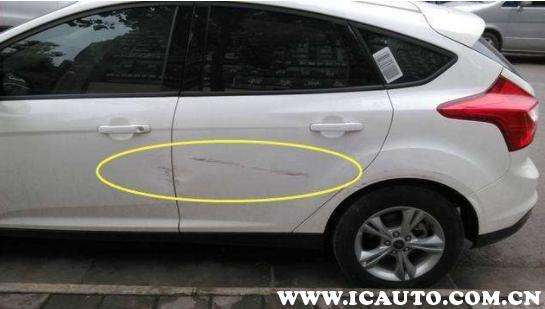 黑色车漆露出白色划痕怎么修复,白色车被刮了漆怎么修复