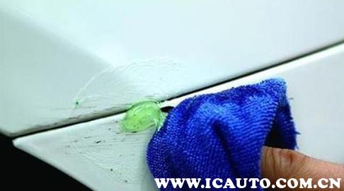 黑色车漆露出白色划痕怎么修复,白色车被刮了漆怎么修复