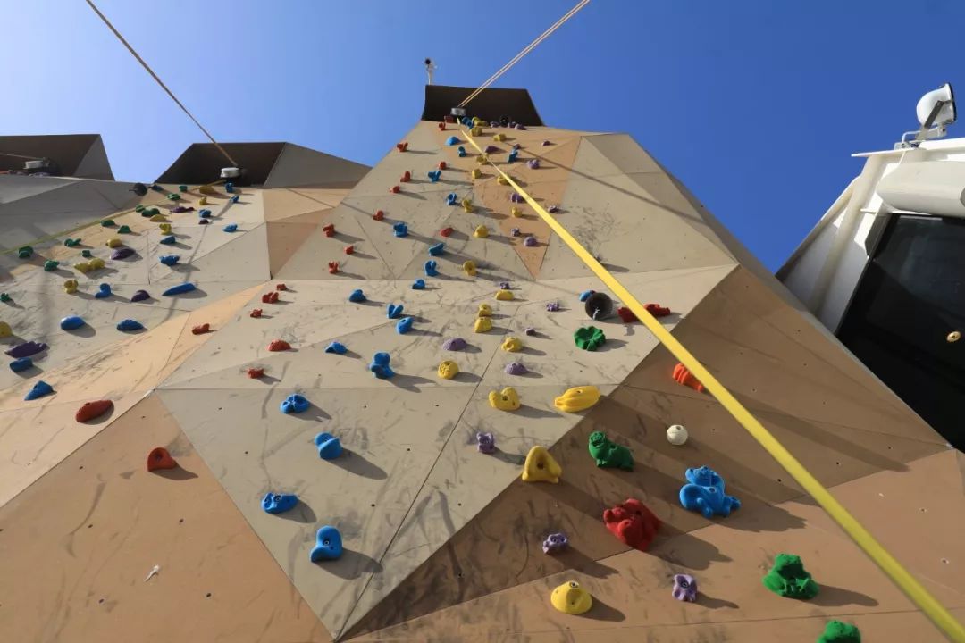 亚洲最大号游轮,亚洲最豪华游轮经过太平洋