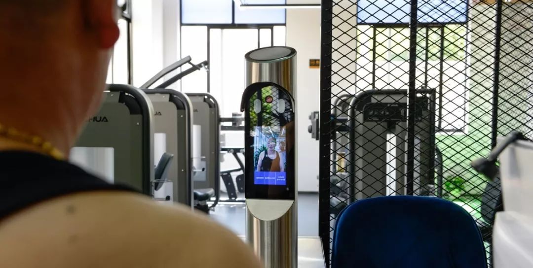 全民健身中心智能化体验,聪颖社区健身中心全部开放