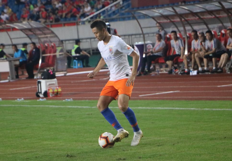 泰山体育观点丨王大雷用造点拯救“假鲁能”鲁能备战恒大已占优势