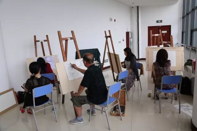 瀹夋嘲鑹烘湳鍩硅瀛︽牎浼樻儬,瀹夋嘲鑹烘湳鍩硅瀛︽牎浼樻儬鍥㈣喘