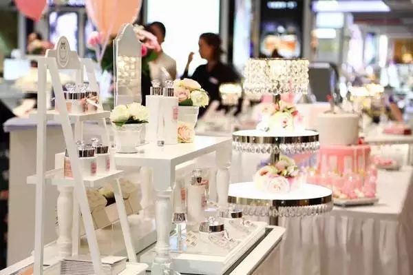 ysl圣罗兰美妆新天地旗舰店,ysl圣罗兰官网旗舰店