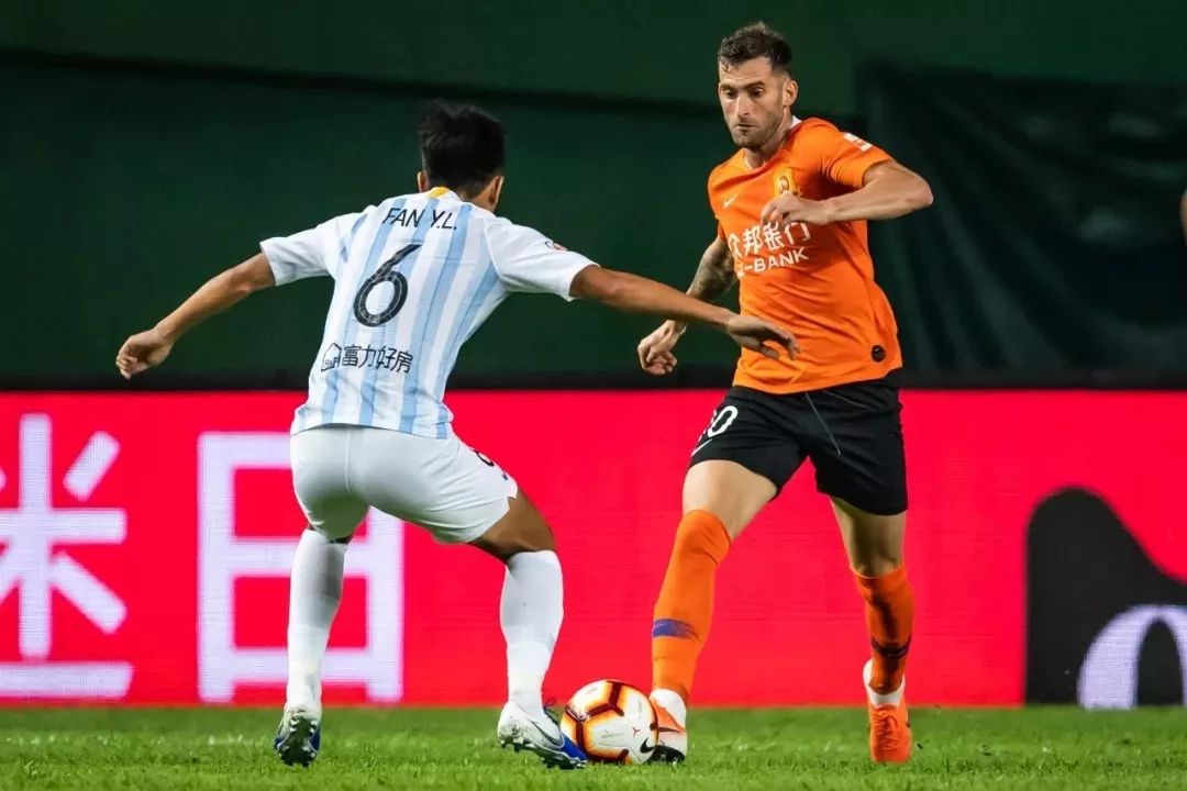 逆转夺冠震撼瞬间,武汉卓尔2:2绝平梅县铁汉