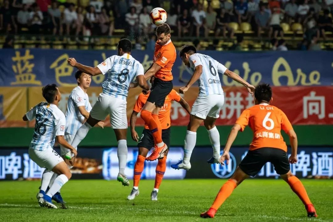 逆转夺冠震撼瞬间,武汉卓尔2:2绝平梅县铁汉