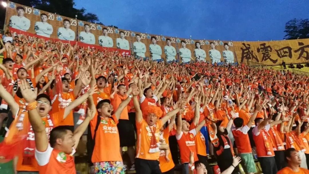 逆转夺冠震撼瞬间,武汉卓尔2:2绝平梅县铁汉