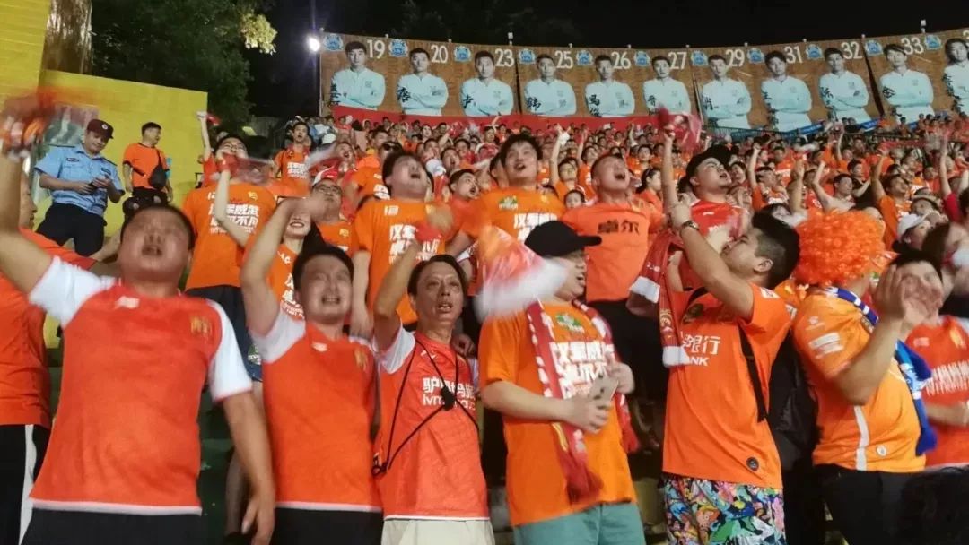 逆转夺冠震撼瞬间,武汉卓尔2:2绝平梅县铁汉